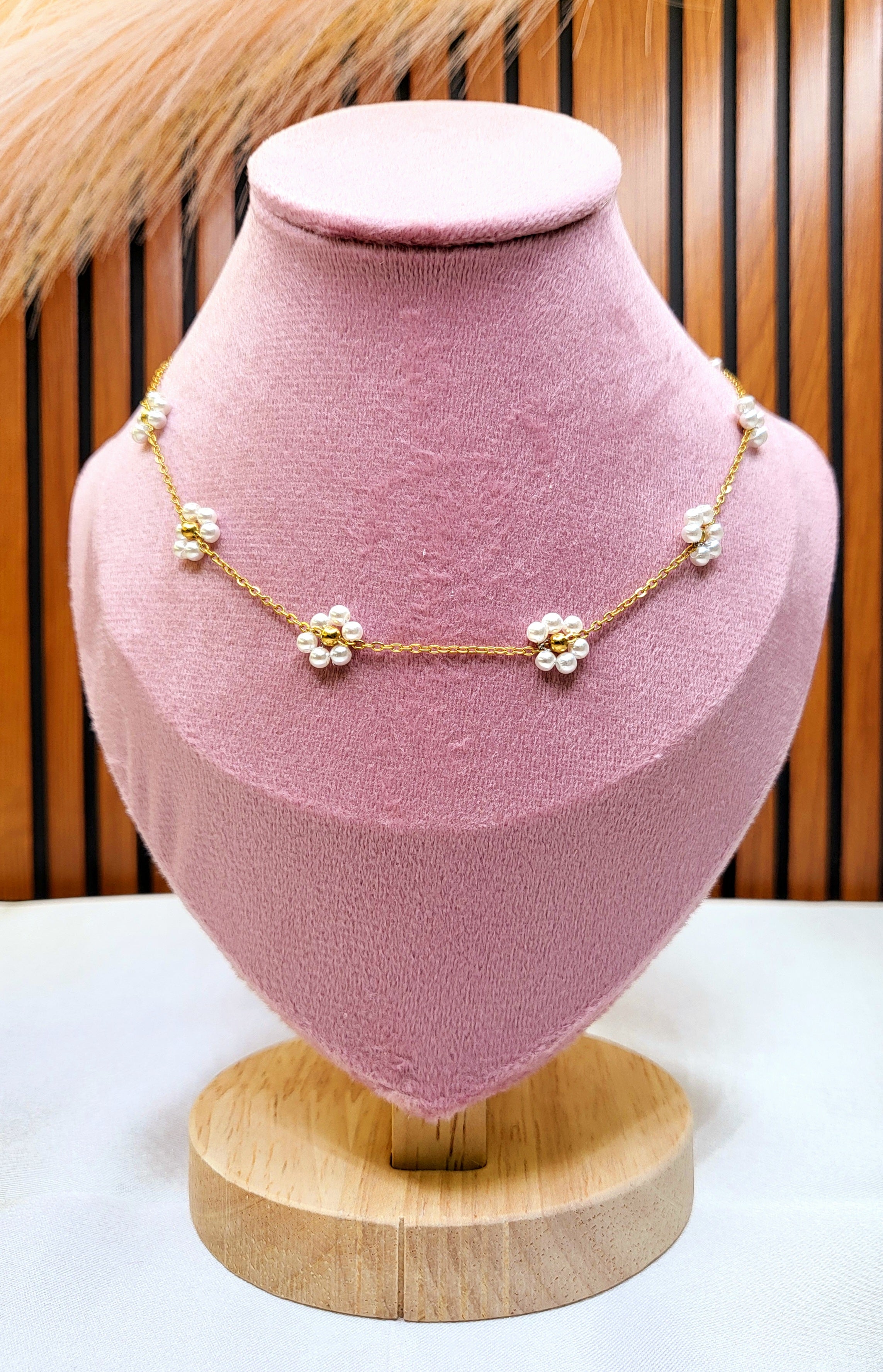 Daisy Chain Pearl Necklace
