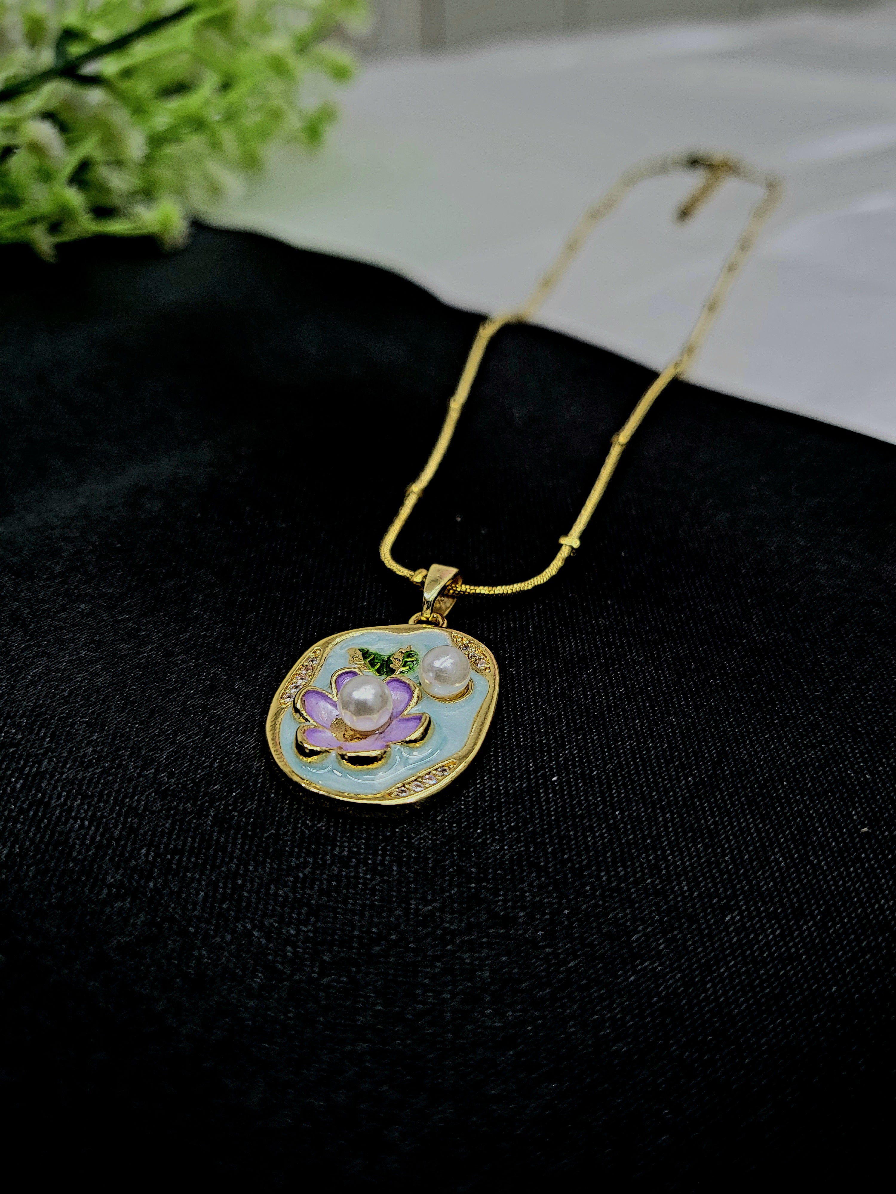 Mon Coeur Resin Necklace