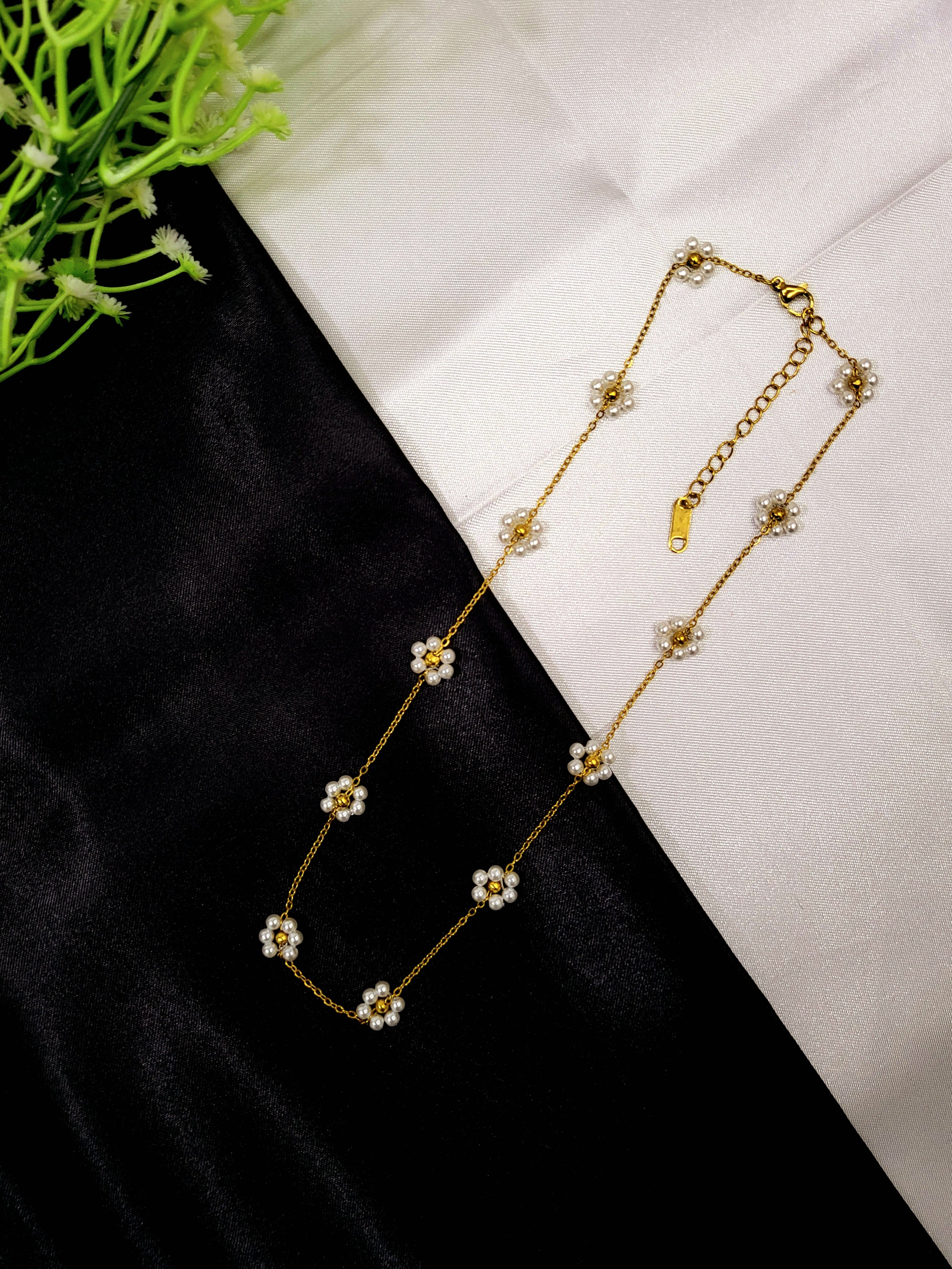 Daisy Chain Pearl Necklace