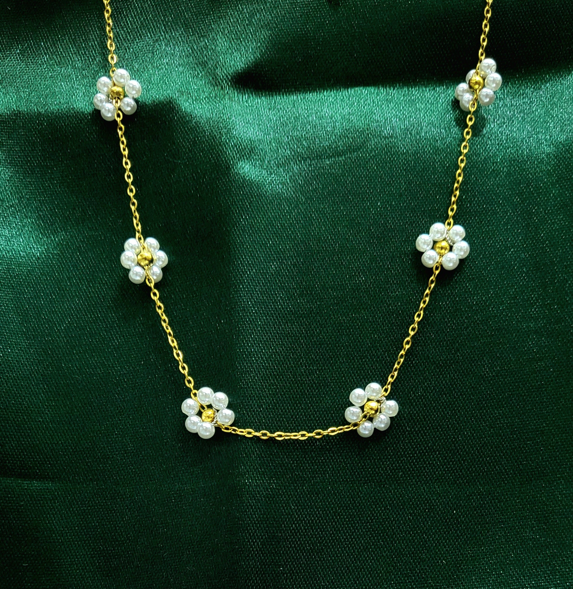 Daisy Chain Pearl Necklace