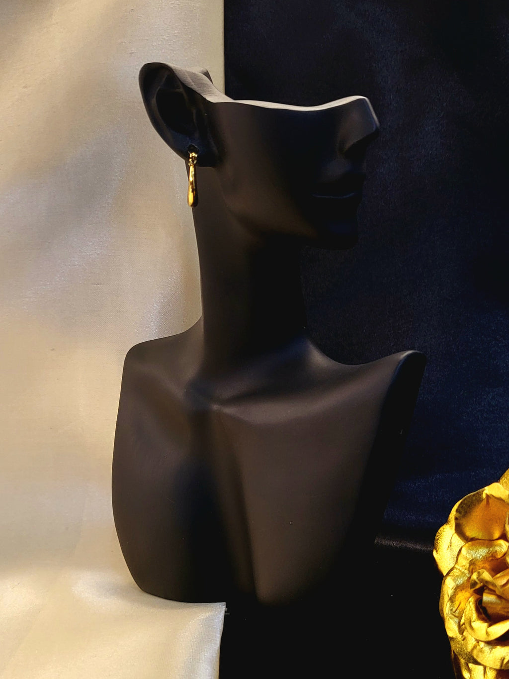 Chateau Gold Luxe Hoops