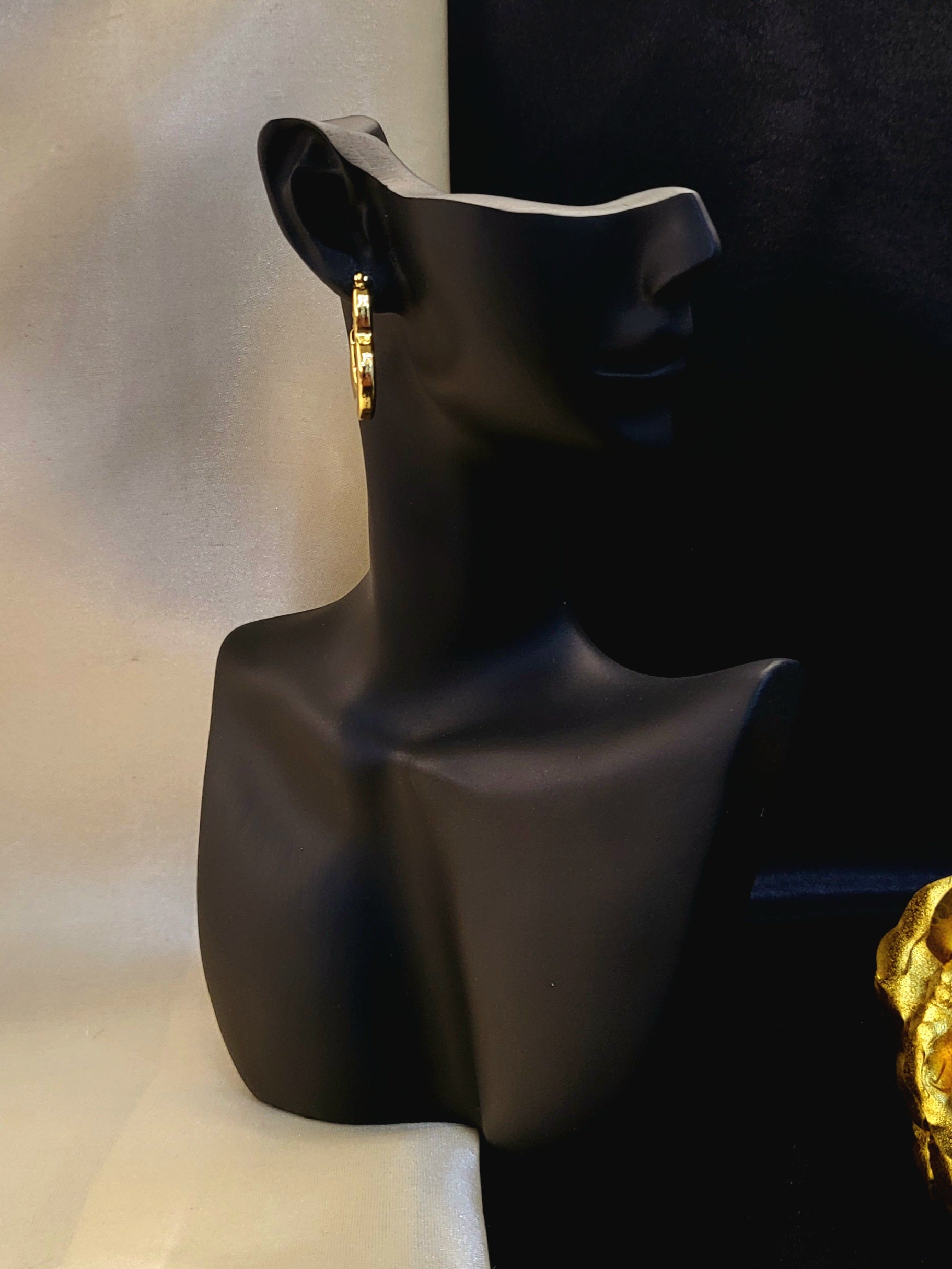 Noir & Heart Gold Hoops