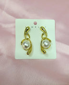 Chic Pearl Studs