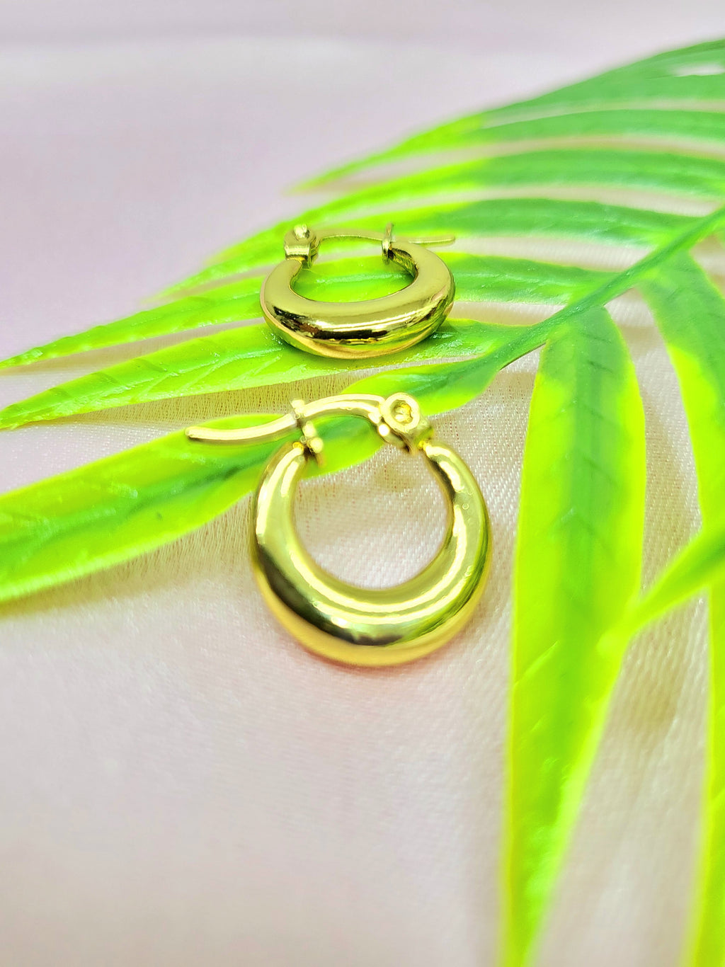 Chateau Gold Luxe Hoops
