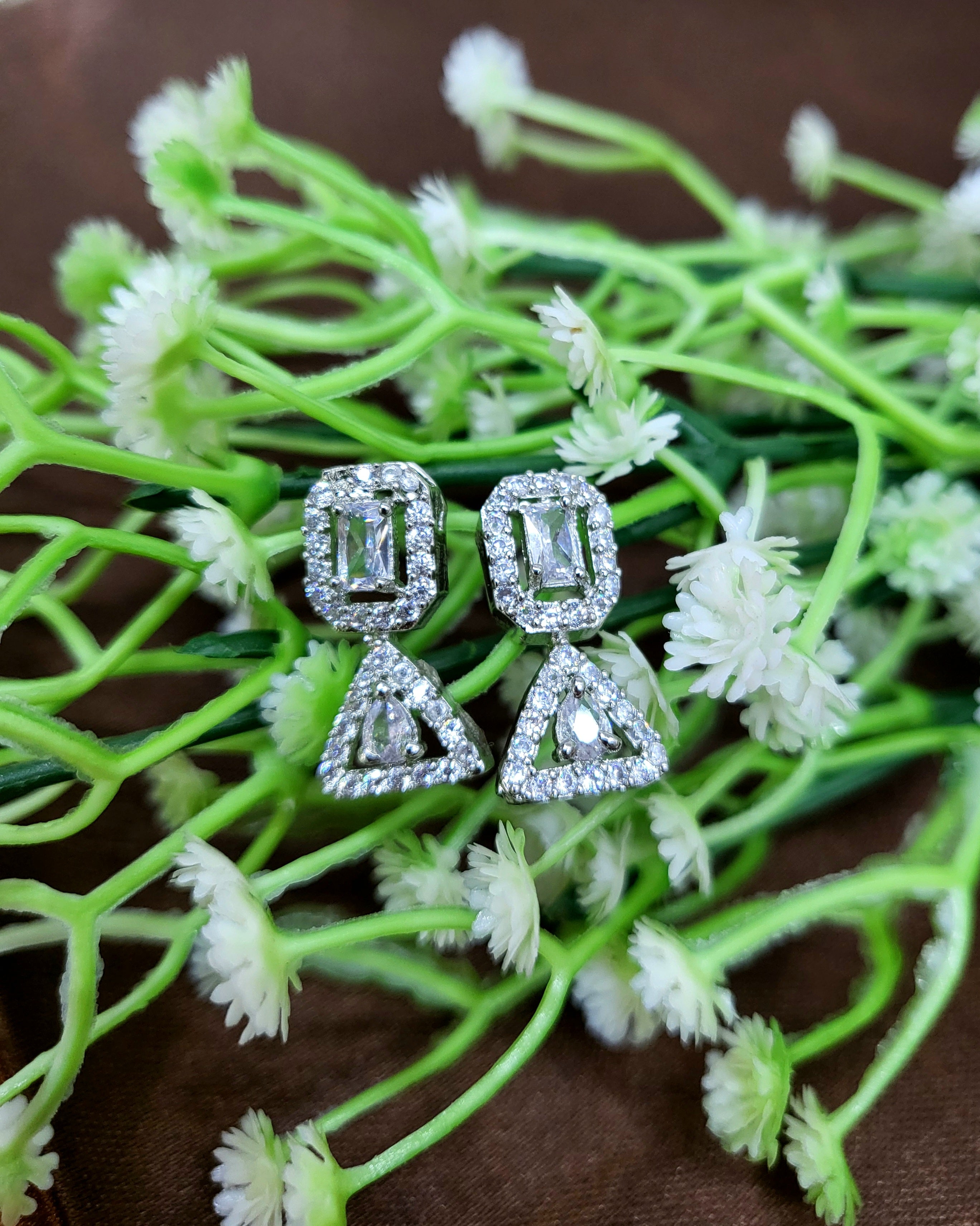Elowen White Luxury Necklace Set with Earrings | Diamond Finish Bridal Jewellery