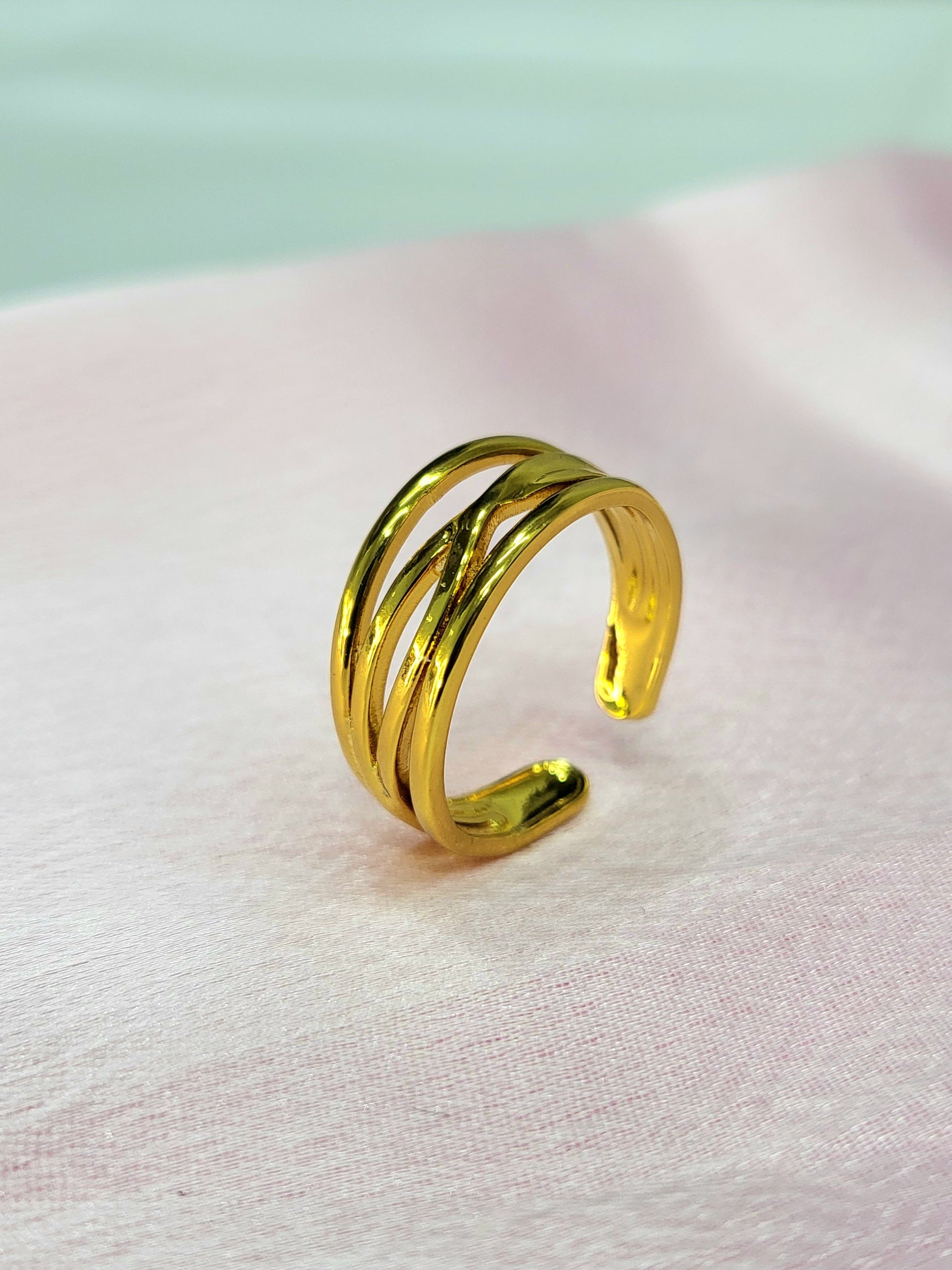Nyra Asymmetric Multi-Row Criss-Cross Wire Gold Ring