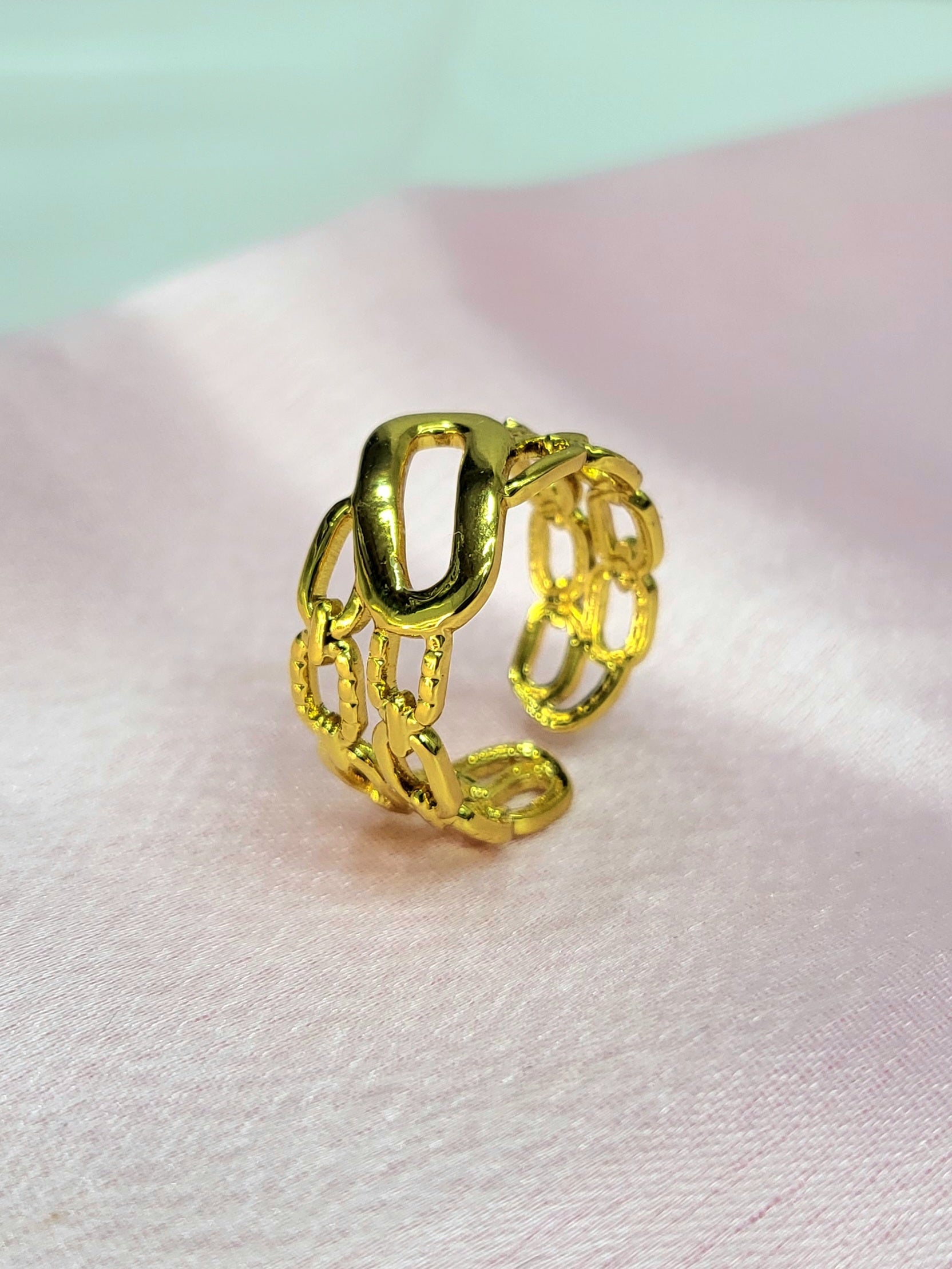 Zafrina Gold Central Oval Link with Textured Chain Wrap Ring