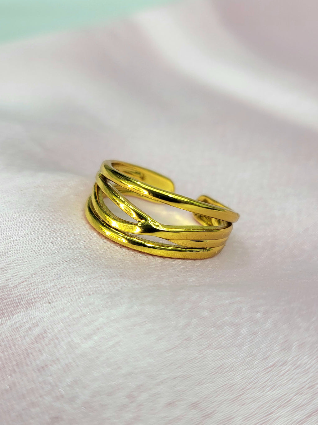 Nyra Asymmetric Multi-Row Criss-Cross Wire Gold Ring
