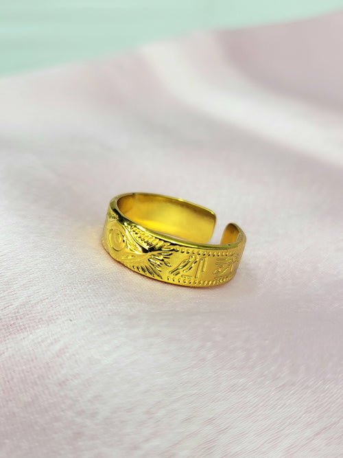 Aethra Gold Eye of Horus Egyptian Motif Band Ring