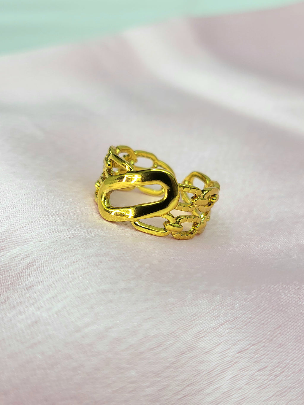Zafrina Gold Central Oval Link with Textured Chain Wrap Ring