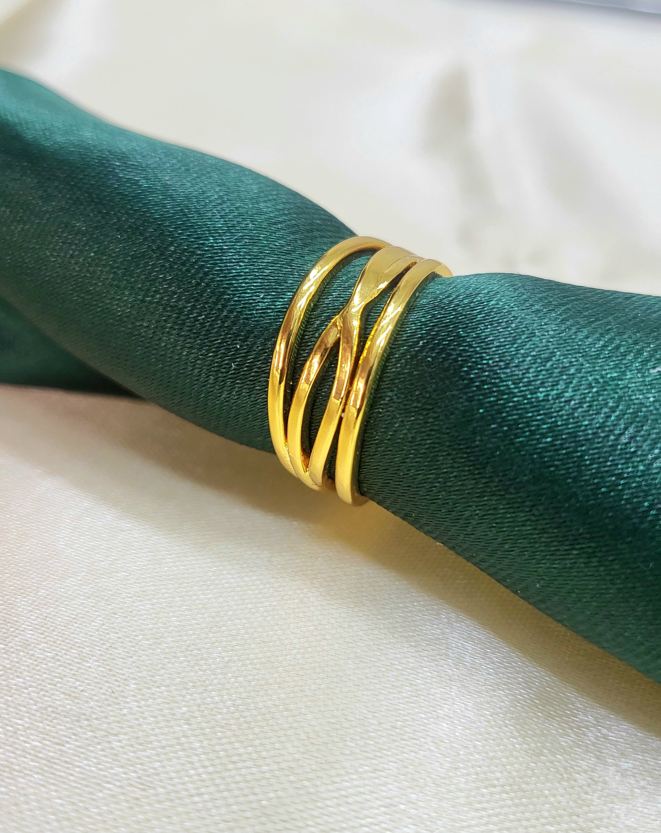 Nyra Asymmetric Multi-Row Criss-Cross Wire Gold Ring