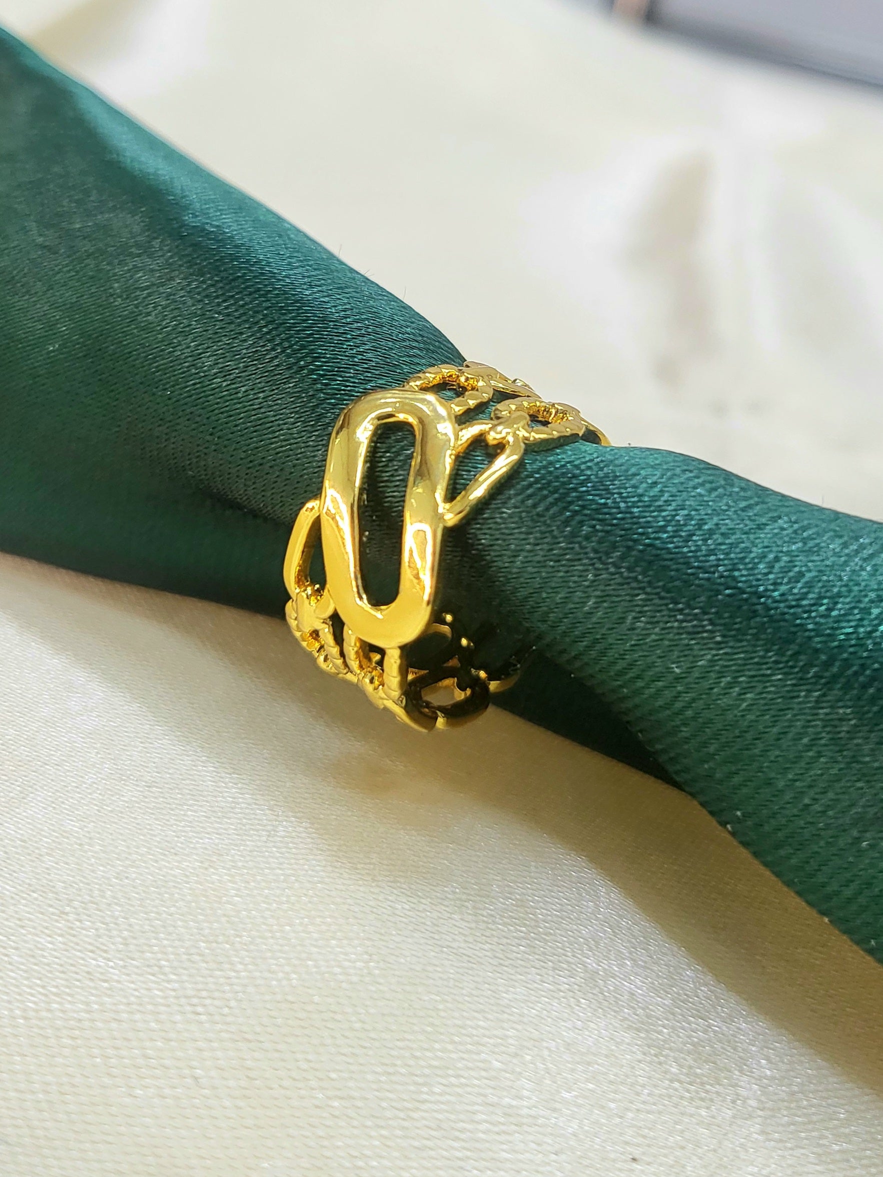 Zafrina Gold Central Oval Link with Textured Chain Wrap Ring