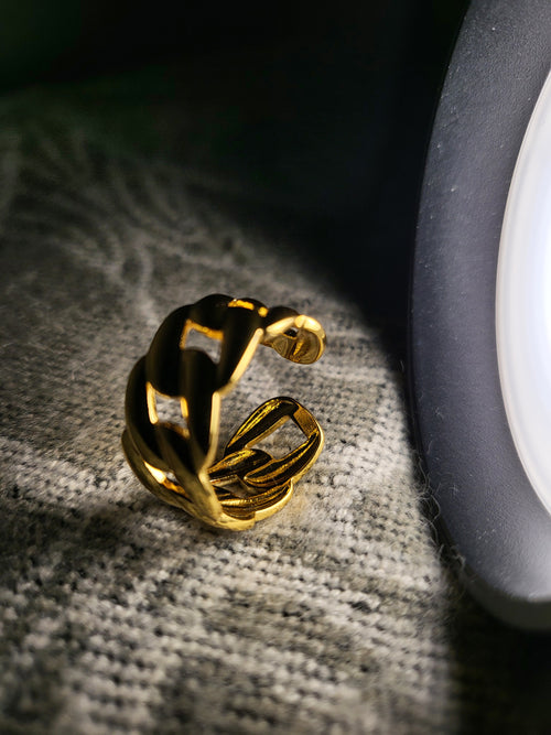 Aviora Gold Chunky Interlocking Cuban Link Chain Band Ring