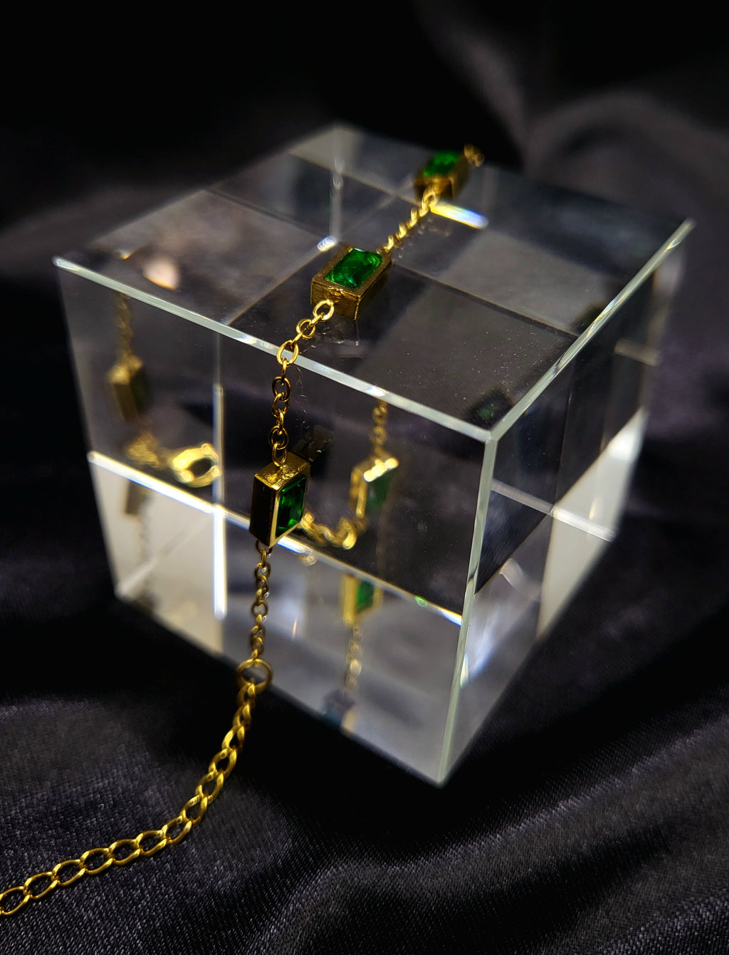 Arve™ Anti-Tarnish Emerald Green Baguette Bracelet – Waterproof 18K Gold Plated Vintage Luxury Jewelry