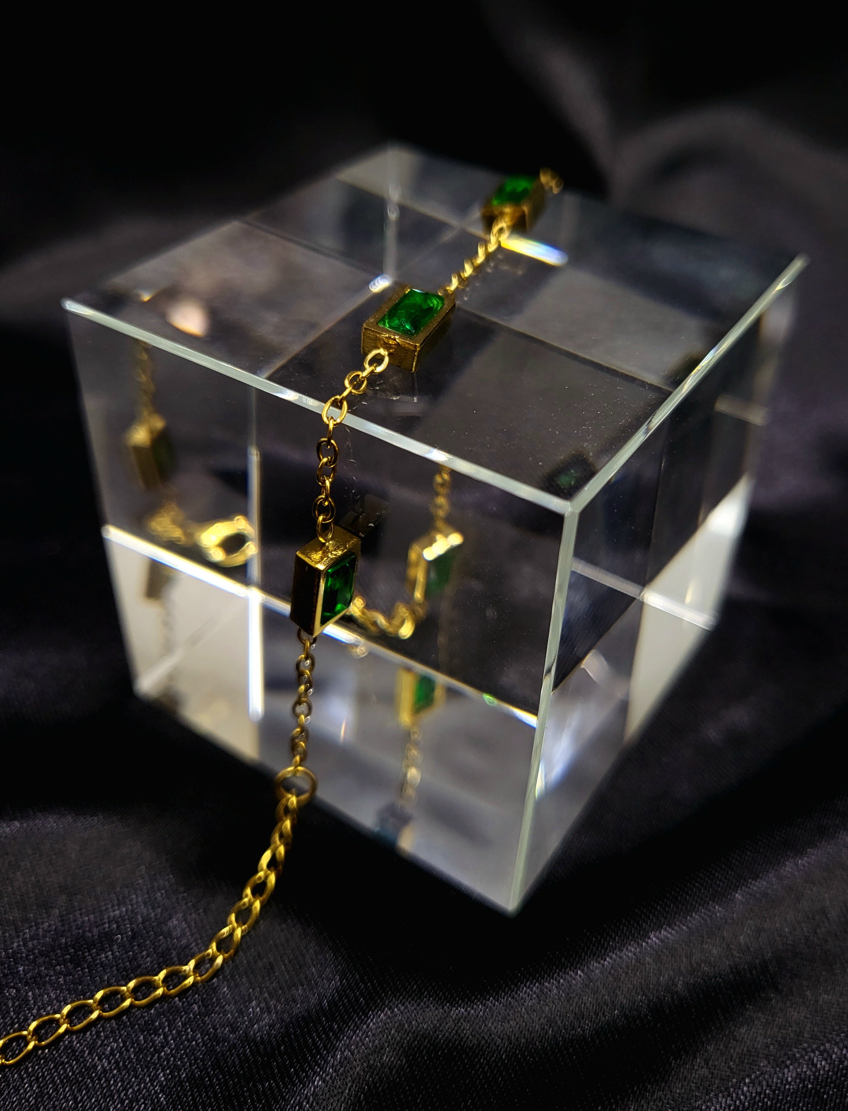 Arve™ Anti-Tarnish Emerald Green Baguette Bracelet – Waterproof 18K Gold Plated Vintage Luxury Jewelry