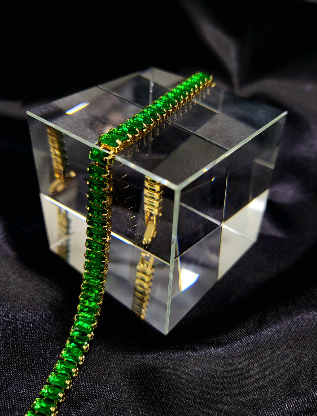Ember™ Anti-Tarnish Emerald Green Baguette Tennis Bracelet – Waterproof 18K Gold Plated Vintage Luxury Jewelry