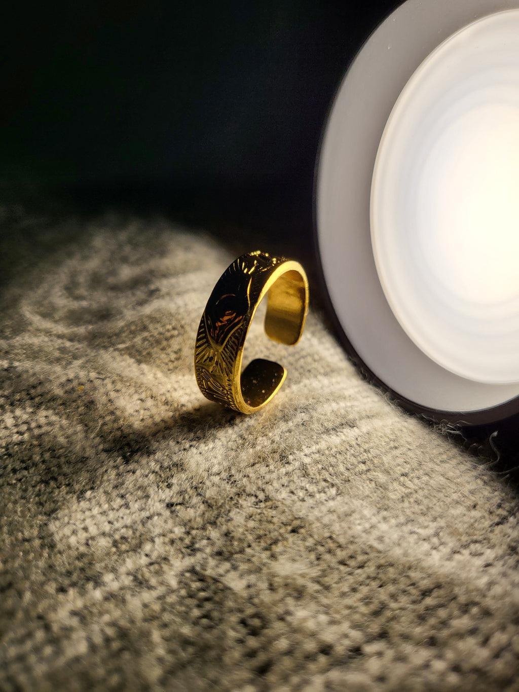 Aethra Gold Eye of Horus Egyptian Motif Band Ring