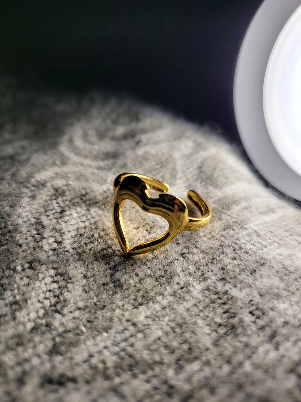 Zenovia Gold Abstract Molten Open Heart Statement Ring