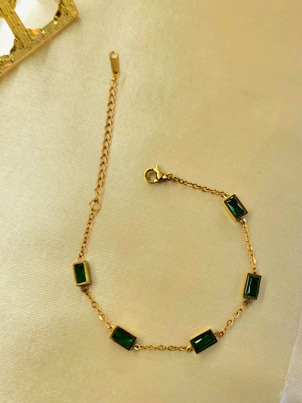 Arve™ Anti-Tarnish Emerald Green Baguette Bracelet – Waterproof 18K Gold Plated Vintage Luxury Jewelry