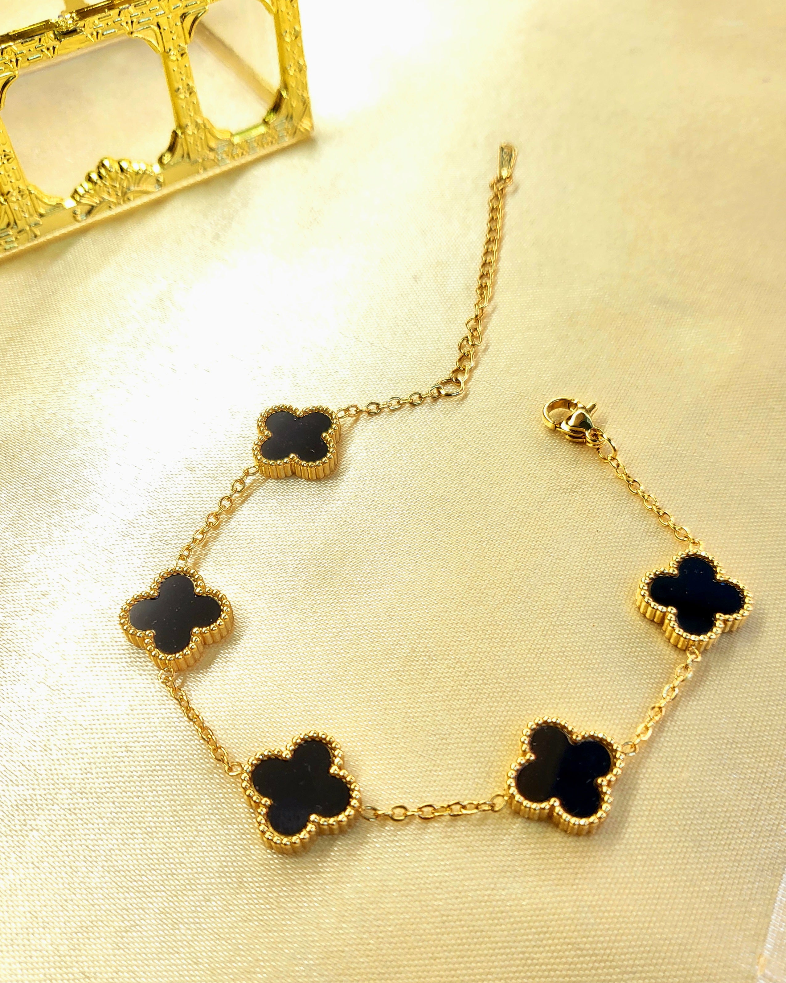 Varyn™ Anti-Tarnish Black Clover Charm Bracelet – Waterproof 18K Gold Plated 5-Motif Luxury Jewelry