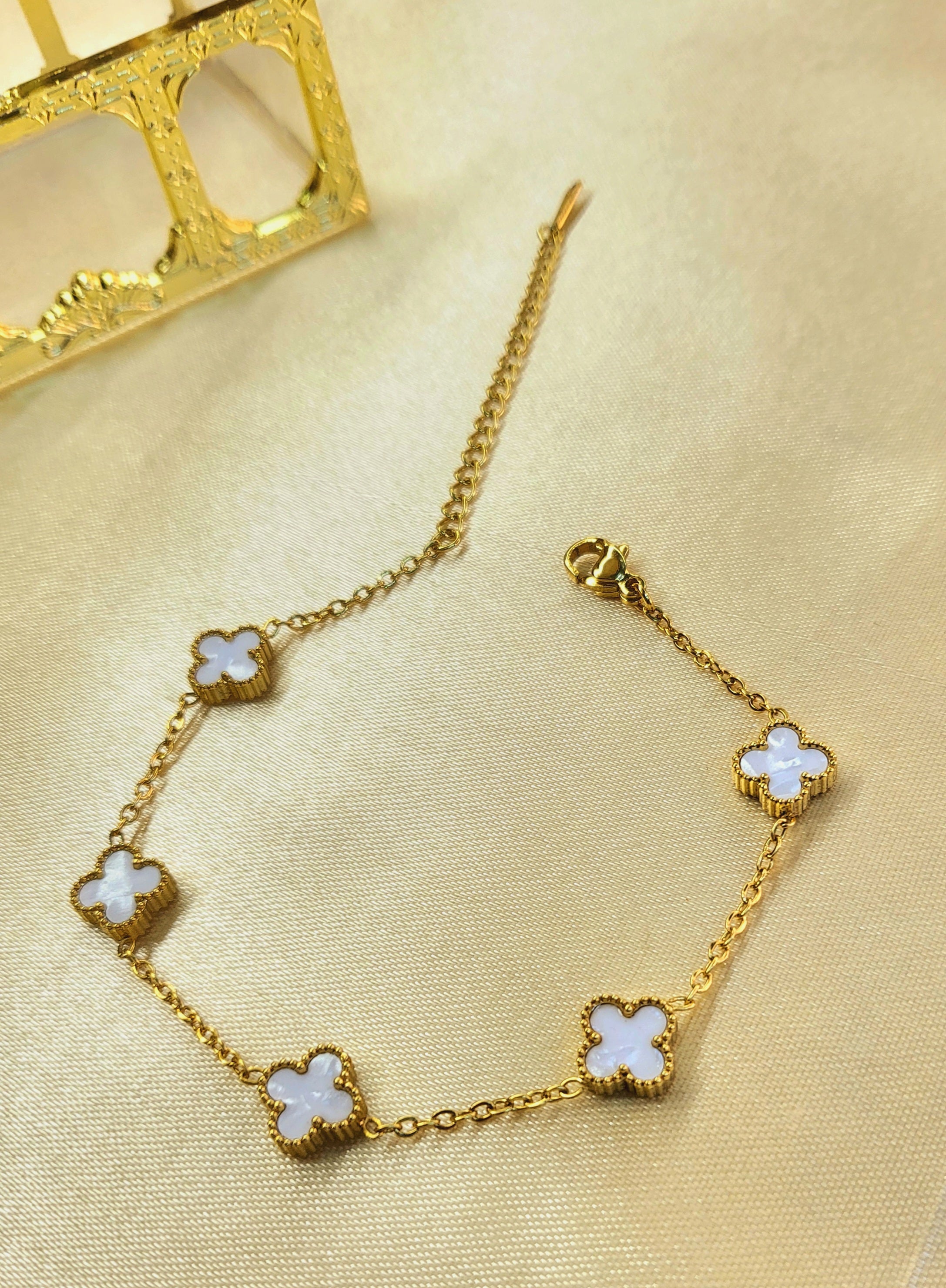 Oryn™ Anti-Tarnish White Mother-of-Pearl Clover Bracelet – Waterproof 18K Gold Plated 5-Motif Luxury Jewelry
