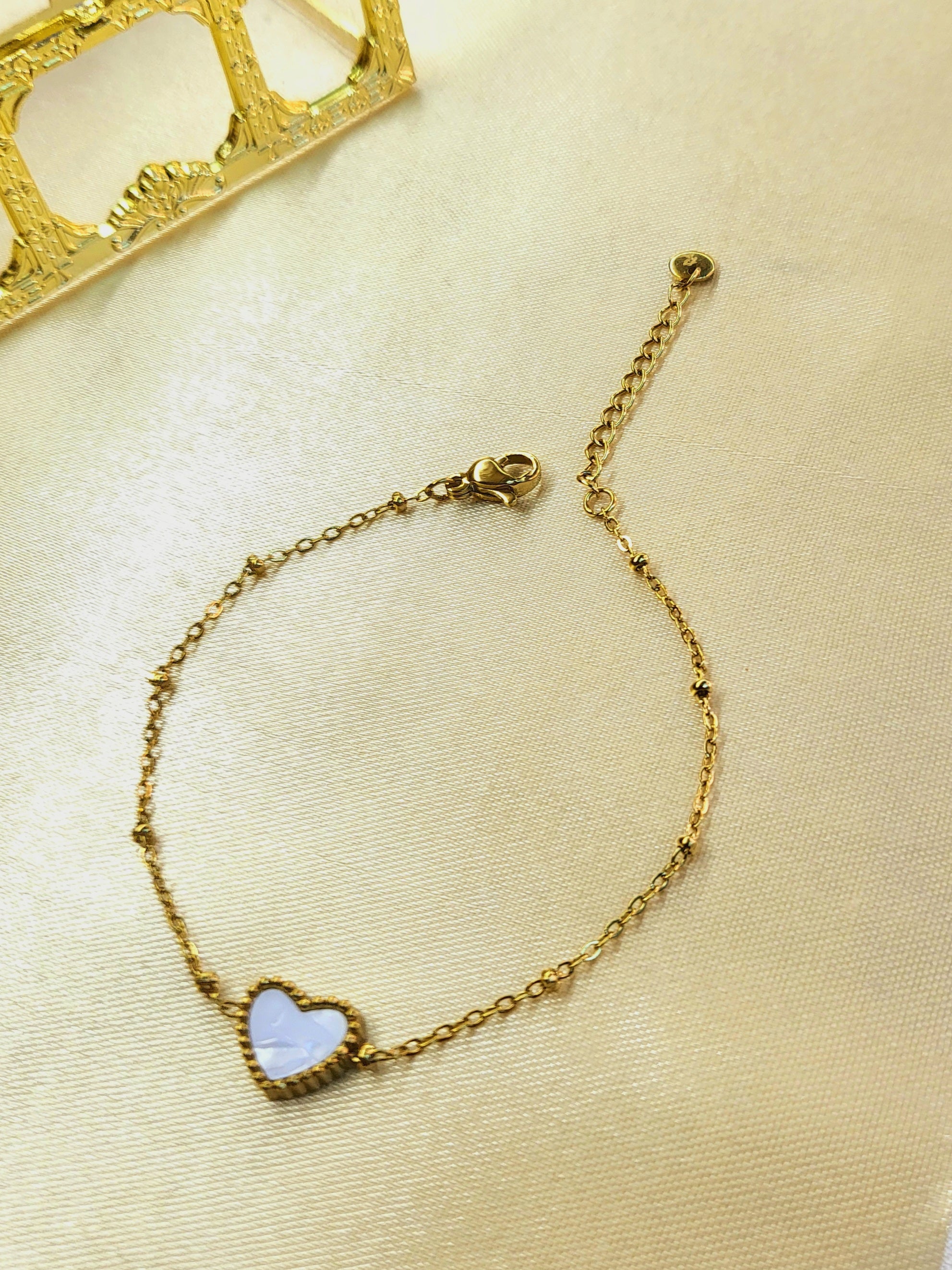Axis™ Anti-Tarnish Dainty Mother-of-Pearl Heart Bracelet – Waterproof 18K Gold Plated Minimalist Beaded Jewelry