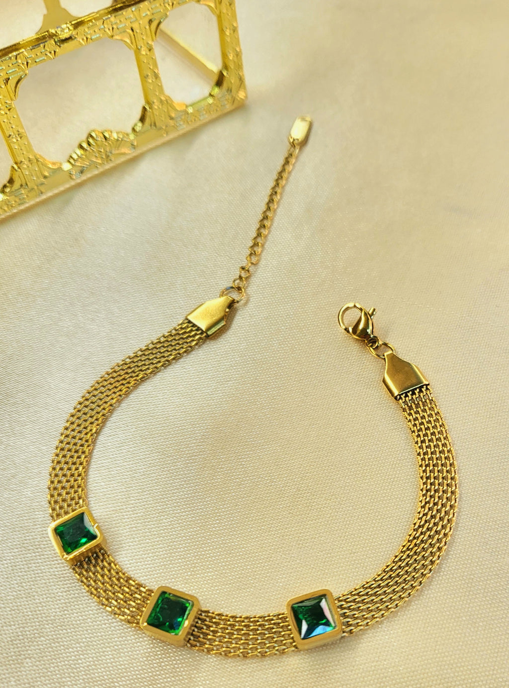 Nova™ Anti-Tarnish Gold Mesh Emerald Bracelet – Waterproof 18K Gold Plated Wide Woven Vintage Luxury Jewelry