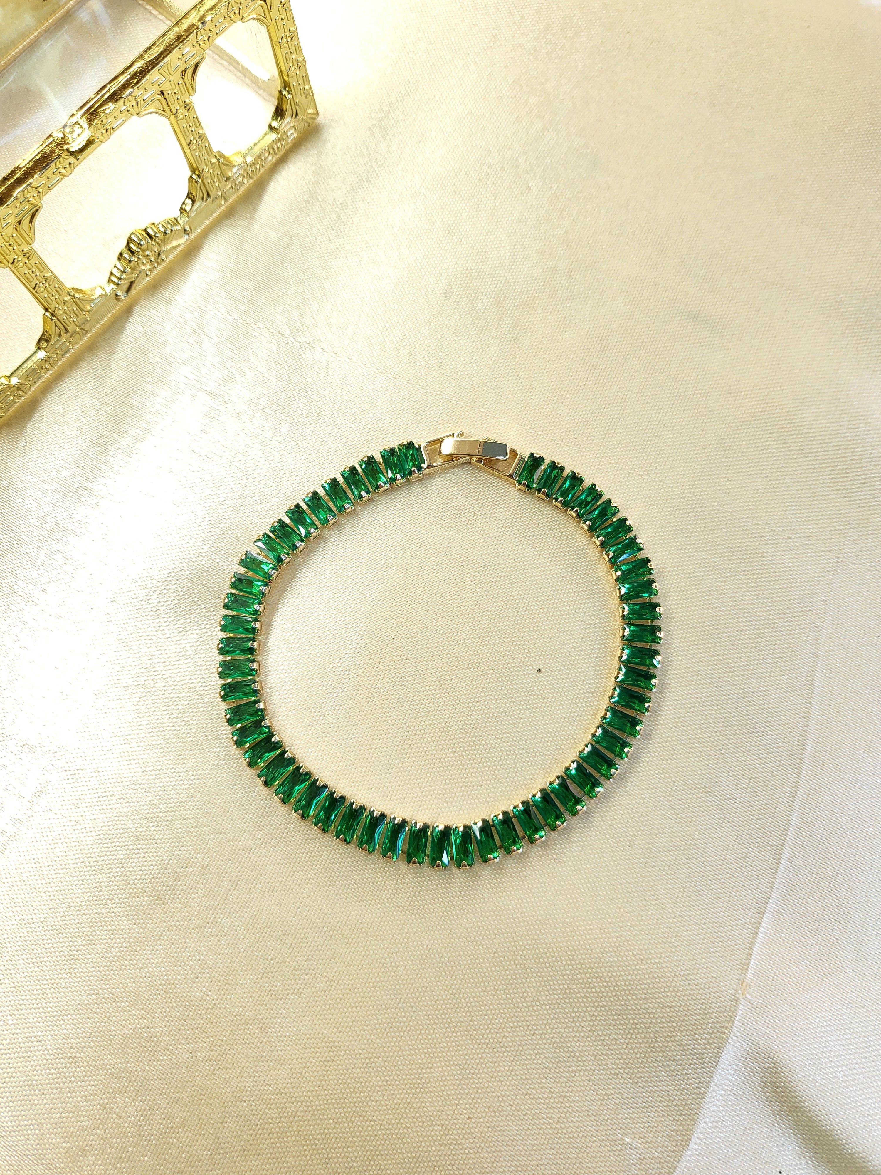 Ember™ Anti-Tarnish Emerald Green Baguette Tennis Bracelet – Waterproof 18K Gold Plated Vintage Luxury Jewelry