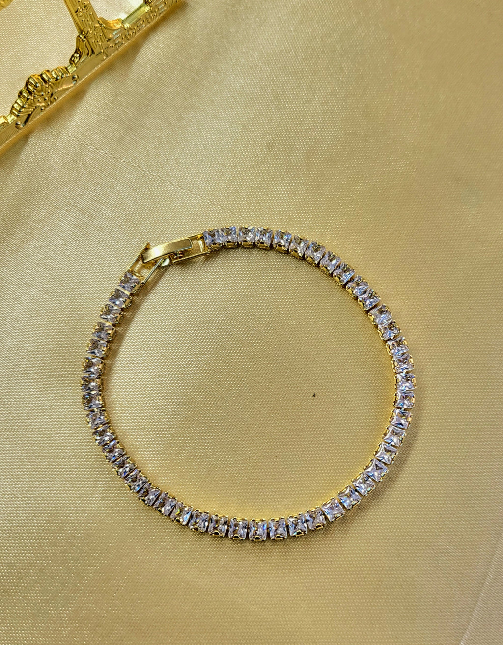 Solstice™ Anti-Tarnish Clear Baguette Tennis Bracelet – Waterproof 18K Gold Plated Luxury Diamond-Simulant Jewelry