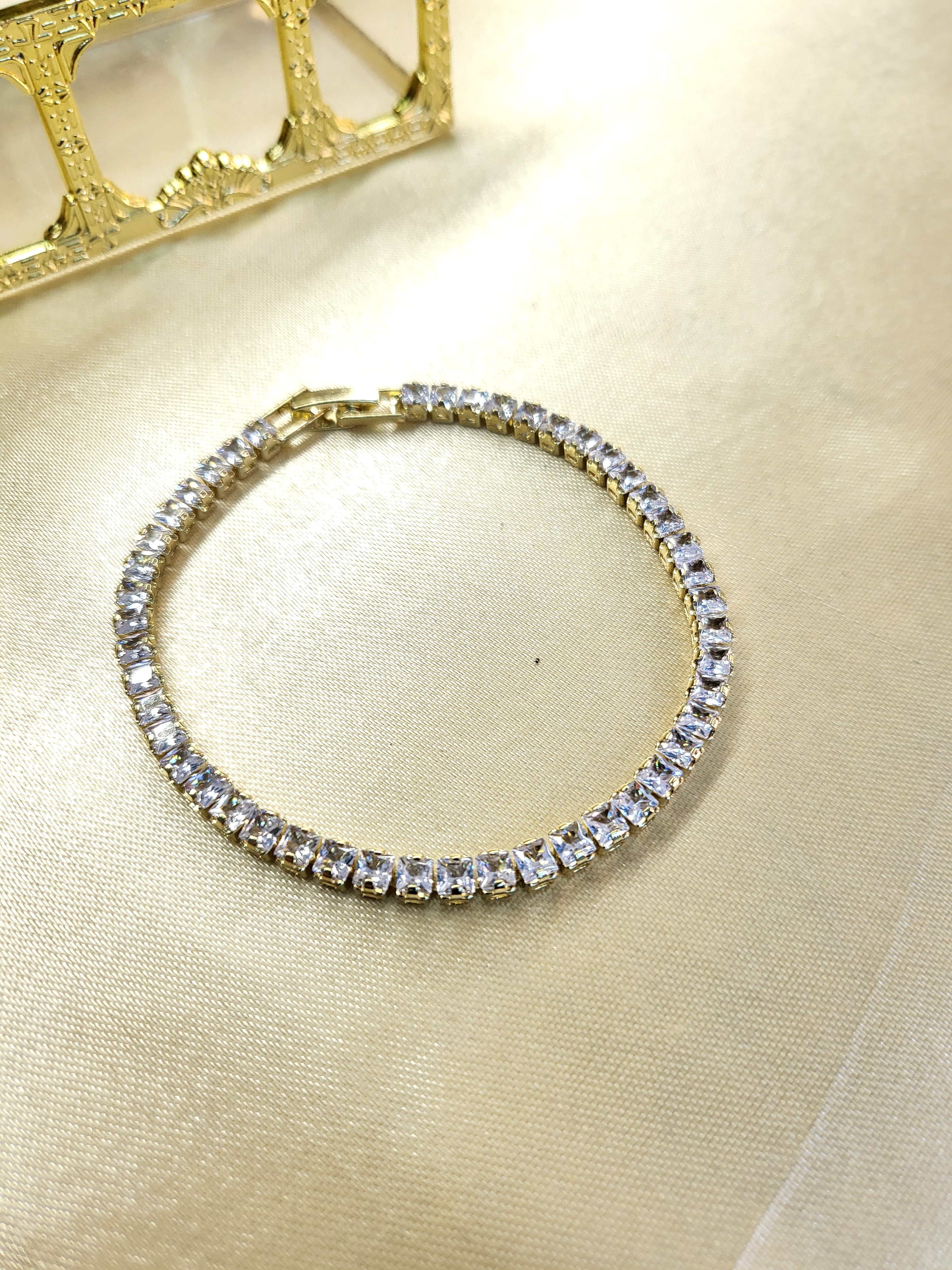 Solstice™ Anti-Tarnish Clear Baguette Tennis Bracelet – Waterproof 18K Gold Plated Luxury Diamond-Simulant Jewelry