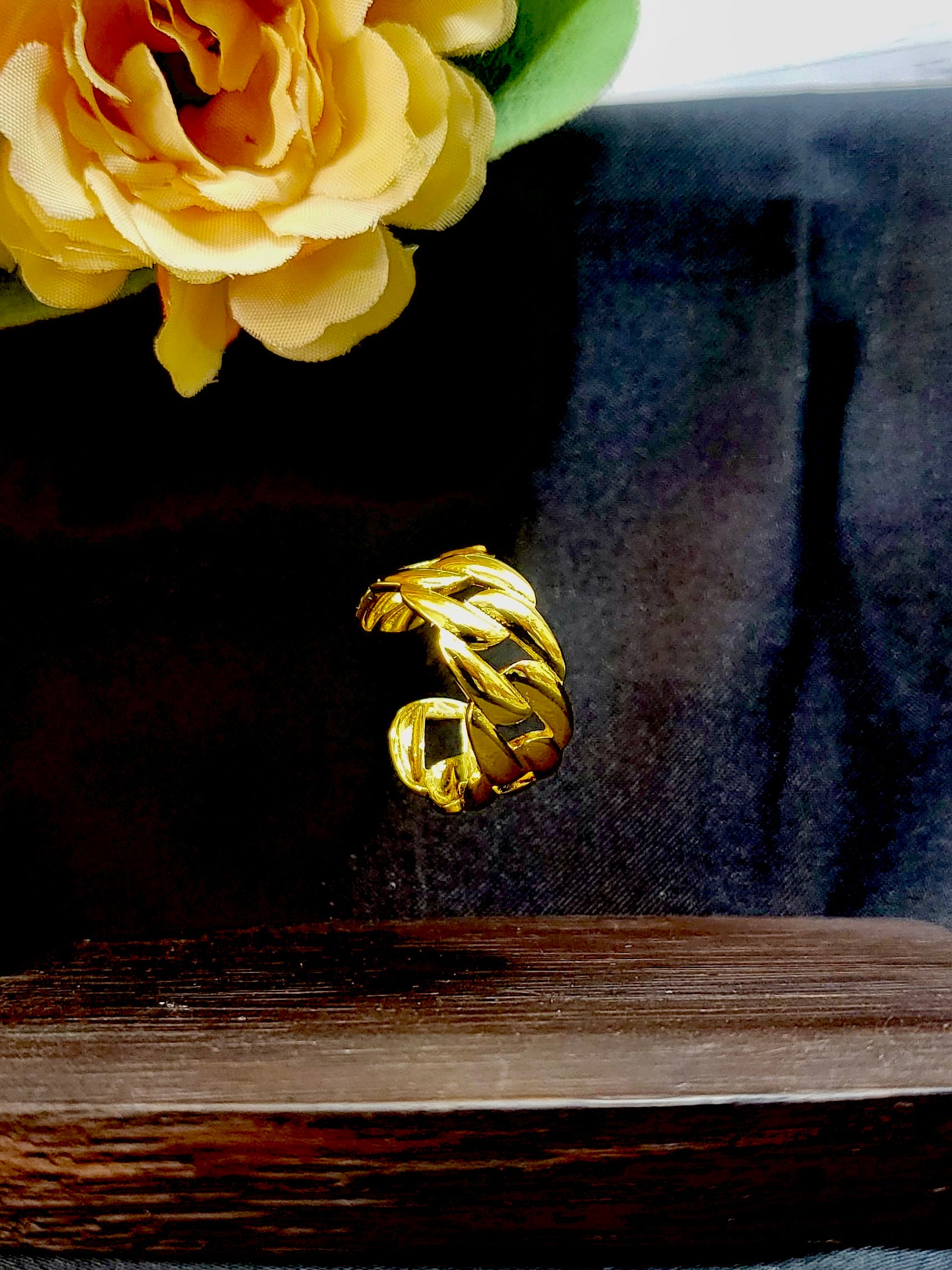 Aviora Gold Chunky Interlocking Cuban Link Chain Band Ring