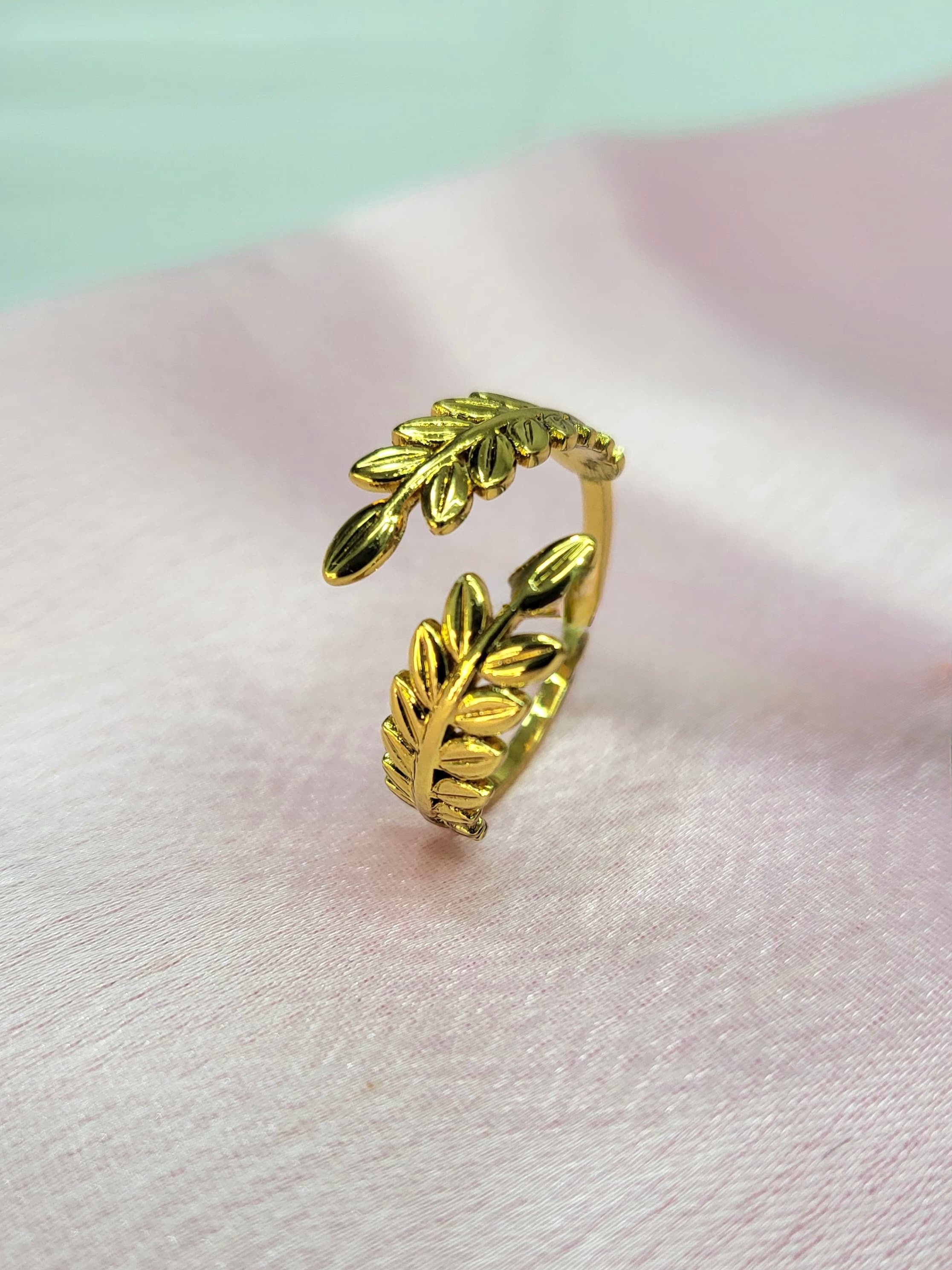 Novera Gold Sculpted Bypass Leaf Branch Open Ring