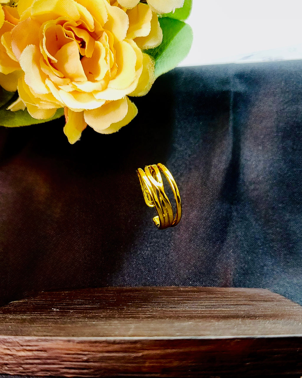 Nyra Asymmetric Multi-Row Criss-Cross Wire Gold Ring