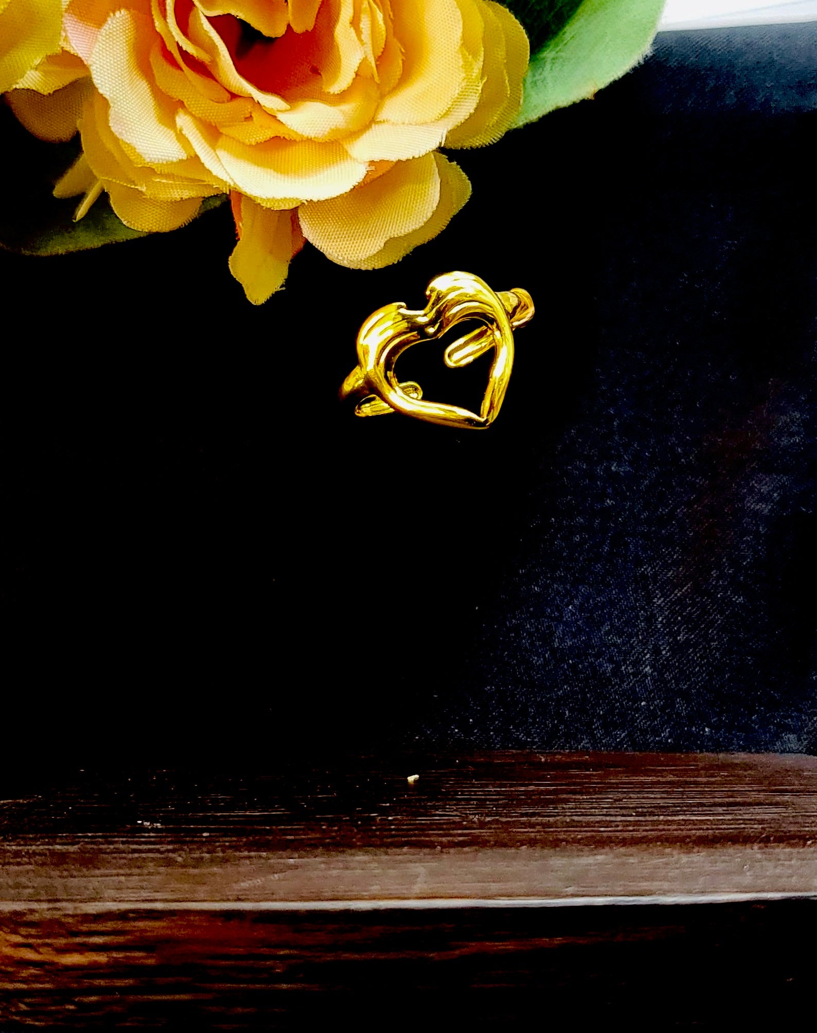 Zenovia Gold Abstract Molten Open Heart Statement Ring