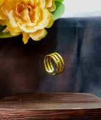 Aveline Gold Triple Row Split Band Ring | Hammered Center