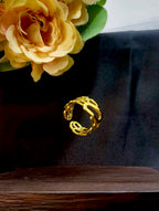 Zafrina Gold Central Oval Link with Textured Chain Wrap Ring