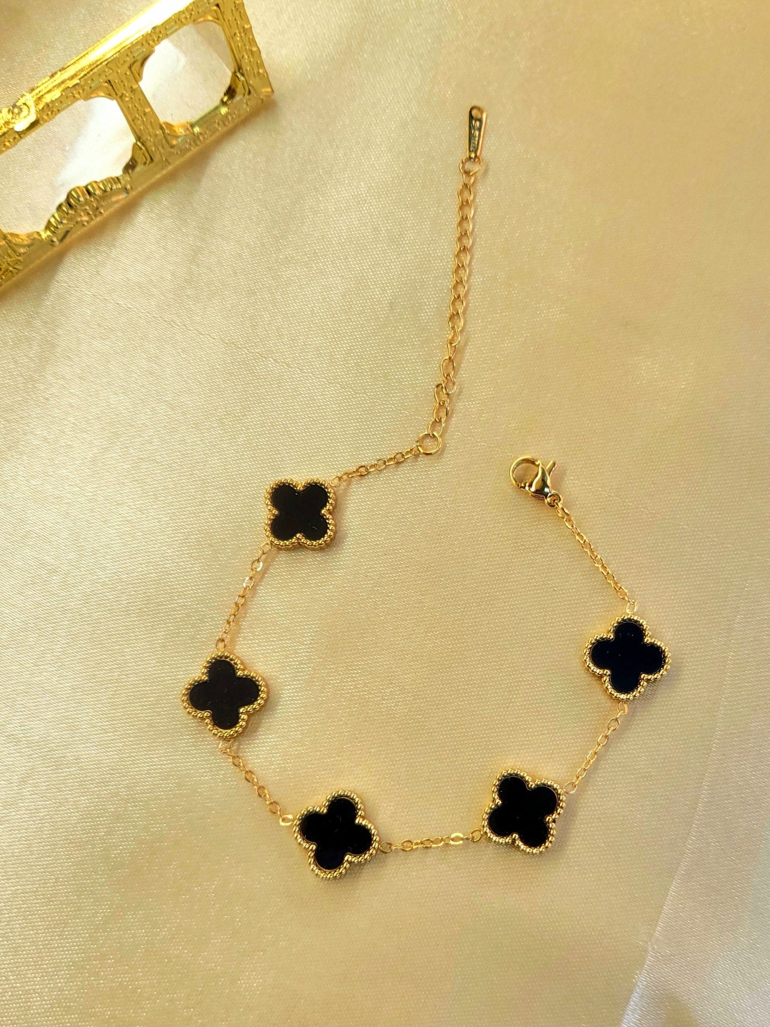 Clover Bloom Combo – Pendant Set & Bracelet